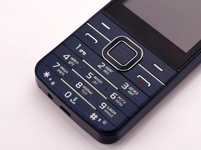 SERVO 9500 - телефон кнопочный  на 4 сим карты купить недорого